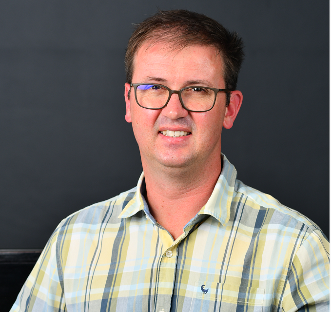 Mr. Marius Cronje