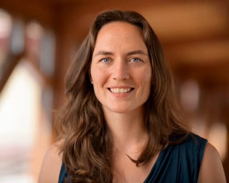 Dr Caroline Gavaert
